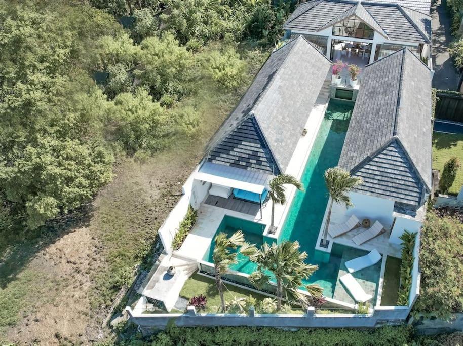 Villa Hakem Elegant And Modern 4 Bedrooms Villa Pool View Canggu  Exterior photo