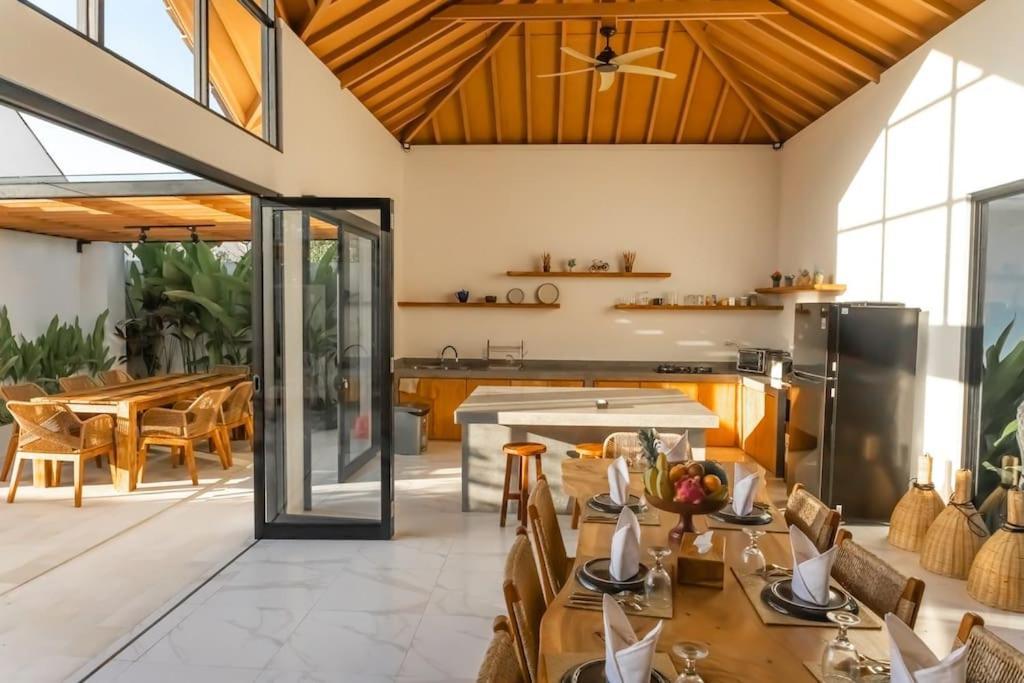 Villa Hakem Elegant And Modern 4 Bedrooms Villa Pool View Canggu  Exterior photo