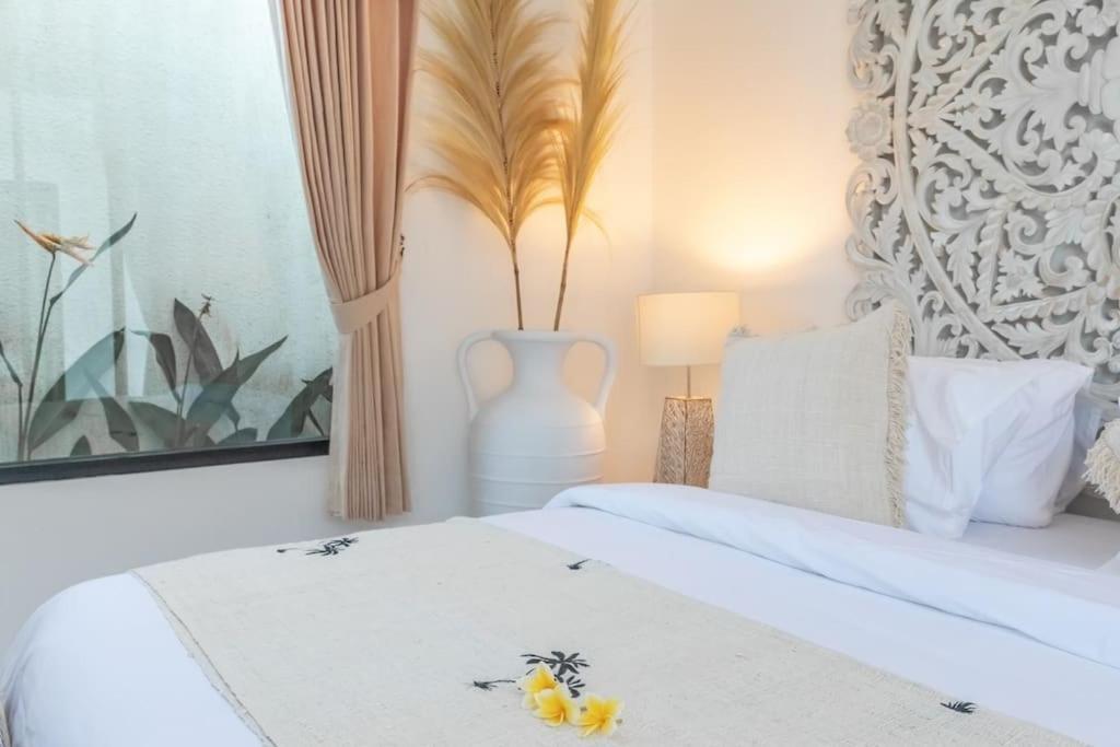 Villa Hakem Elegant And Modern 4 Bedrooms Villa Pool View Canggu  Exterior photo