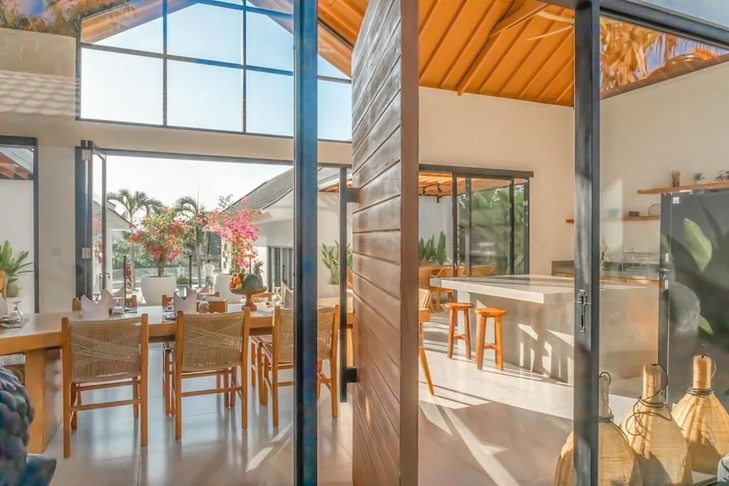Villa Hakem Elegant And Modern 4 Bedrooms Villa Pool View Canggu  Exterior photo
